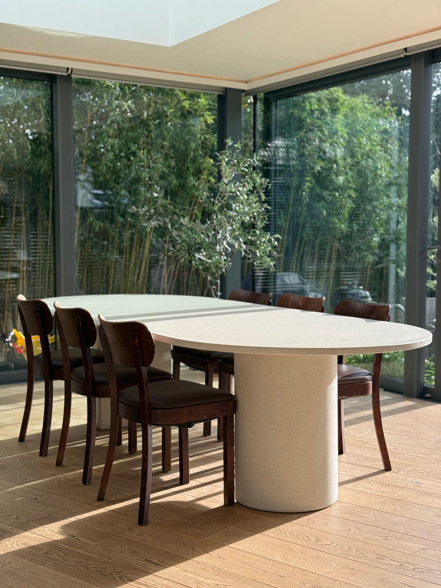 Contour - Concrete Oval Table