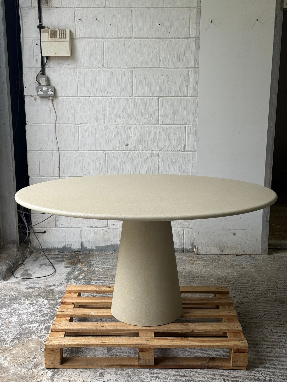 Axis Oval