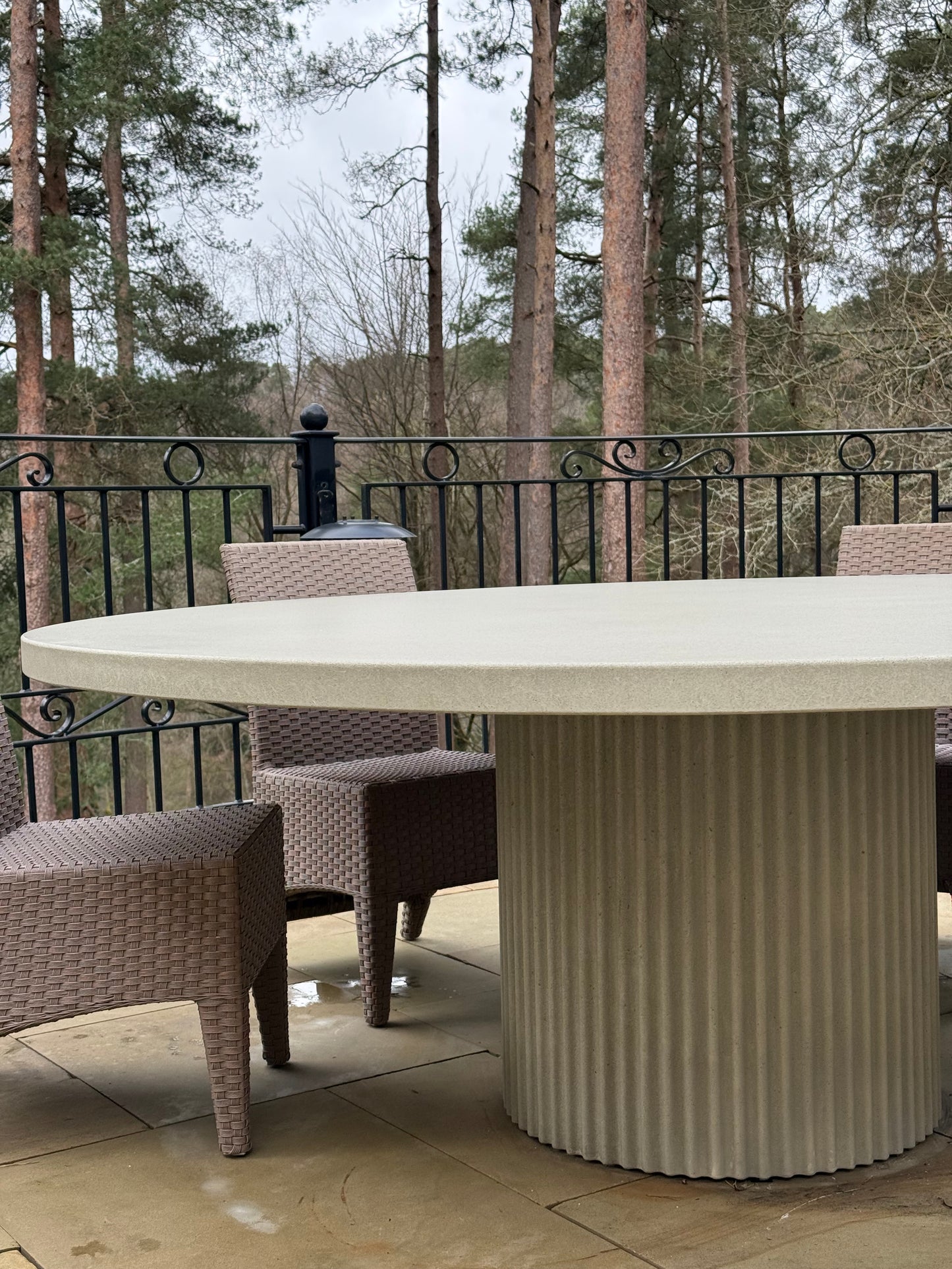 Stria - Circular Concrete Table